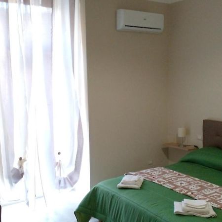 La Rosa Rossa Hotel Bari Kültér fotó