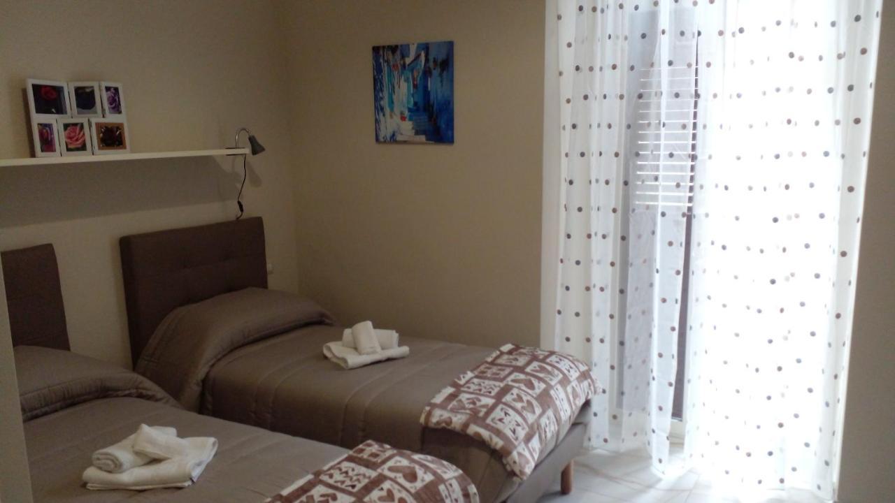 La Rosa Rossa Hotel Bari Kültér fotó