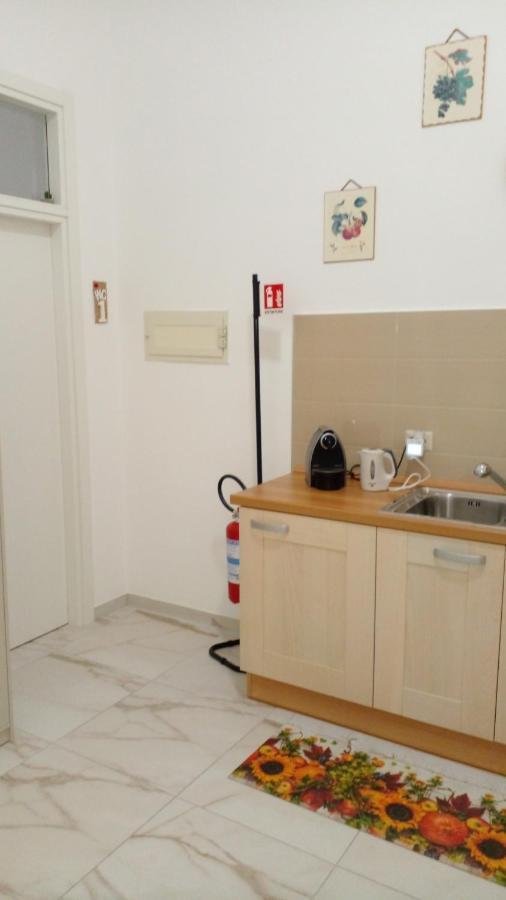 La Rosa Rossa Hotel Bari Kültér fotó
